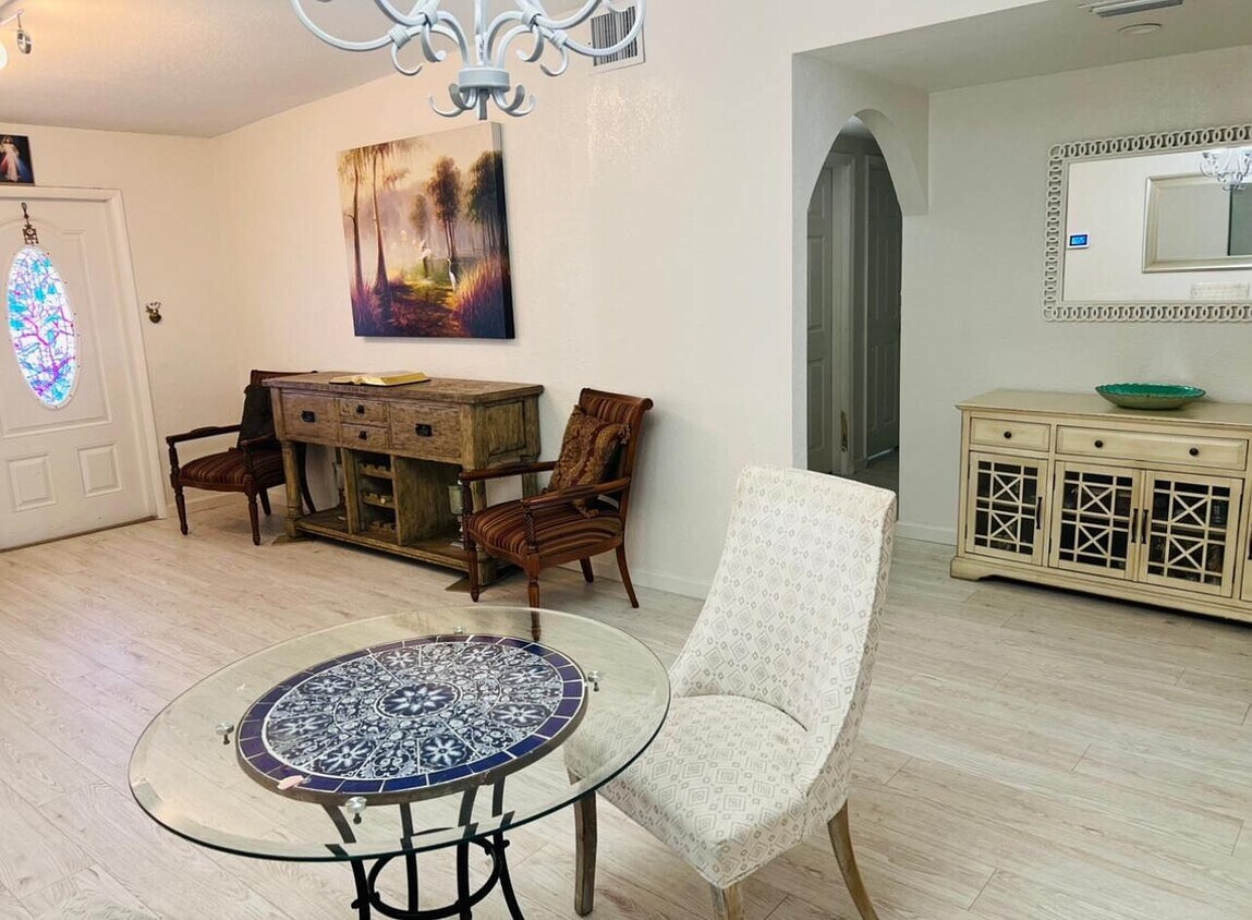 Foto del edificio - 4208 S Rhett Ave