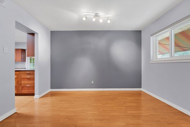 Foto del edificio - Charming 3-Bedroom Home in Prime Location!