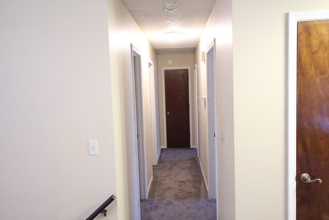 Building Photo - 1006 Pinkston Ave