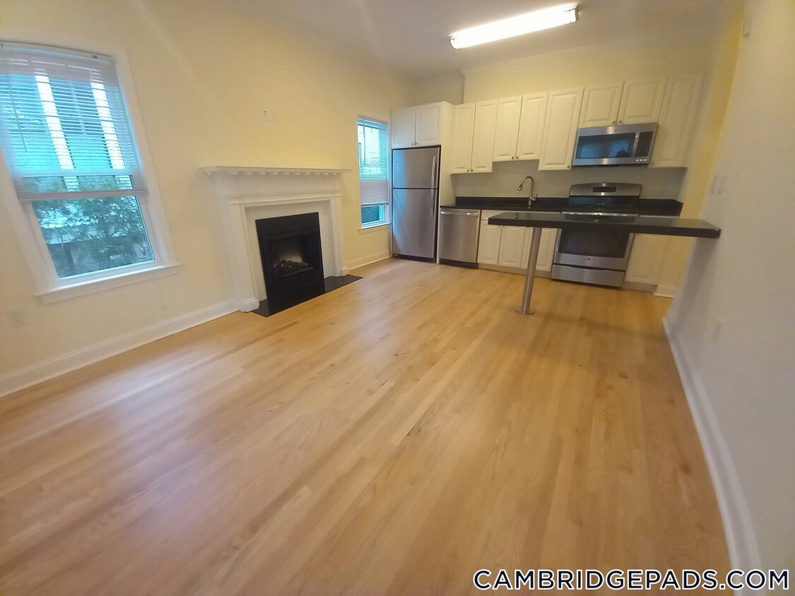 Primary Photo - 65 Langdon St