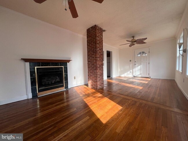 Building Photo - 5810 Mt Vernon Dr