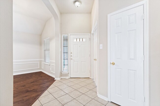 Building Photo - 1318 Coronado Blvd