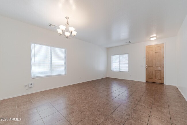 Foto del edificio - 1165 E Canyon Trail