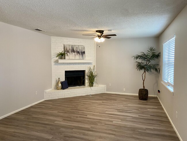 Foto del edificio - 5539 Auburn St