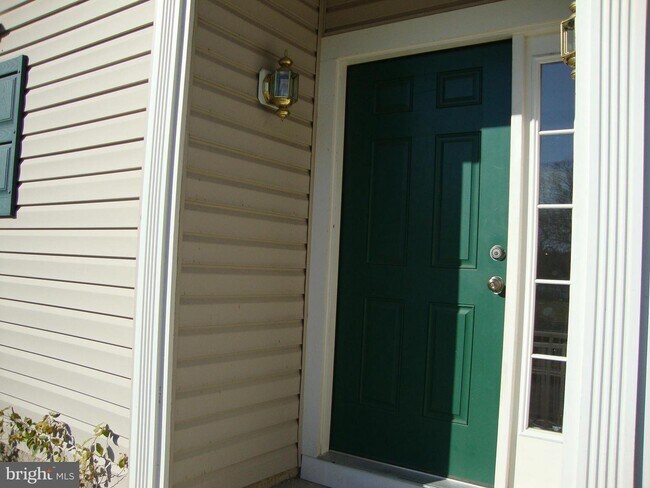 Building Photo - 200 Merlin Dr