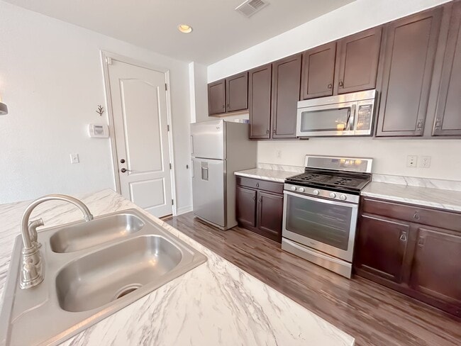 Photo - 2846 Iola St House