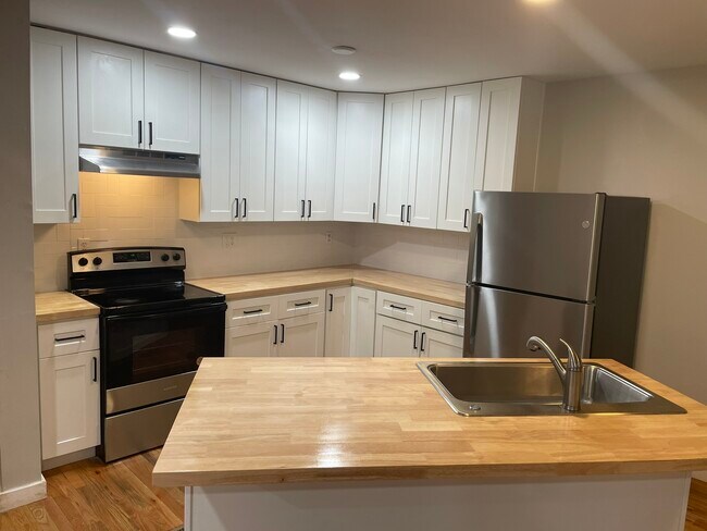 Foto del edificio - 611 Inglewood Dr