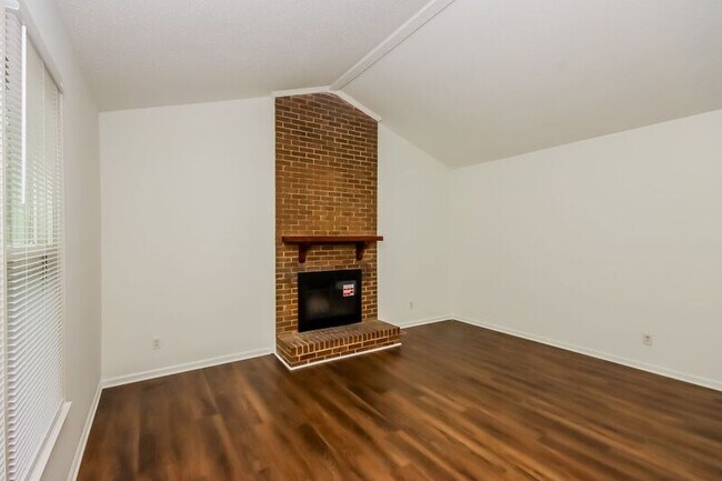 Foto del edificio - 6314 Sullins Rd