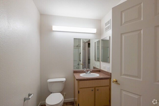 1BR, 1BA - 529SF - Bathroom - Carefree Senior (55+) Living at North Natomas