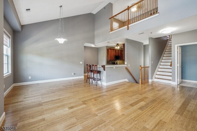 Building Photo - 40 Taft Ln
