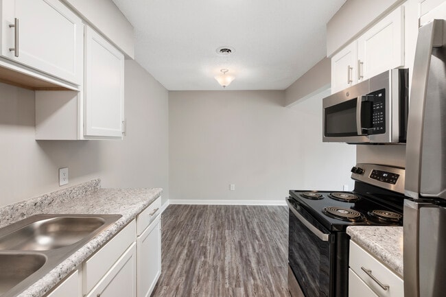 Newly Renovated Apartments at Woodland Creek Apartments - Woodland Creek Apartments