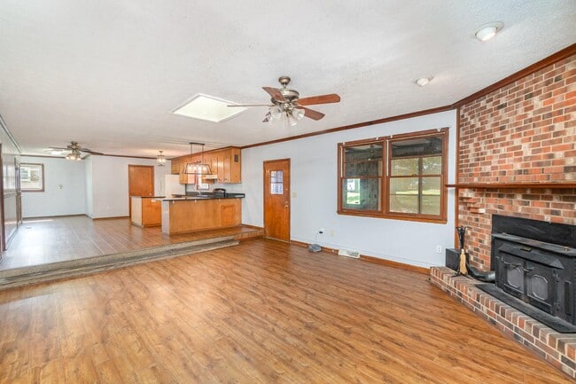 Building Photo - 6515 Lynwood Dr NW