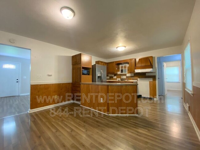 Foto del edificio - 330 N 2nd St
