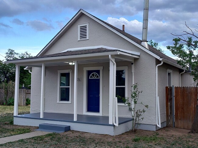 Building Photo - 2 Bedroom 1 Bath Home