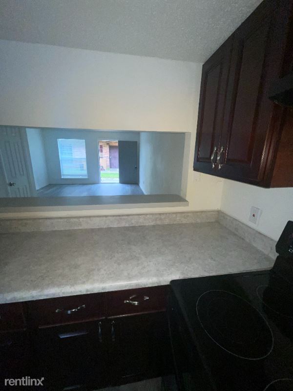 Building Photo - 2 br, 2 bath Townhome - 5947 Tullis Dr