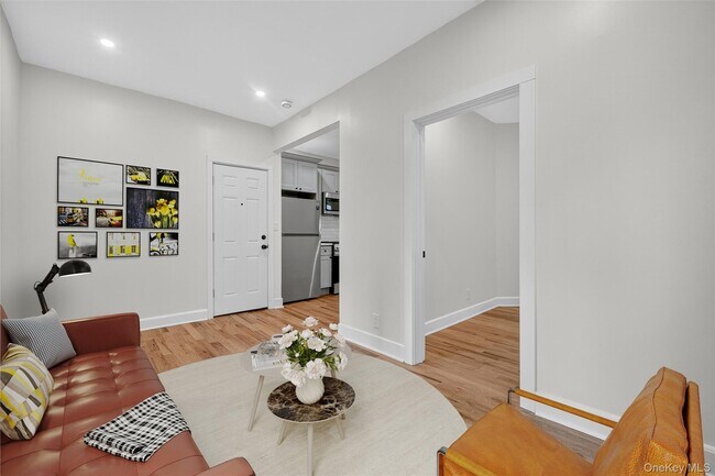 Building Photo - 79 Main St