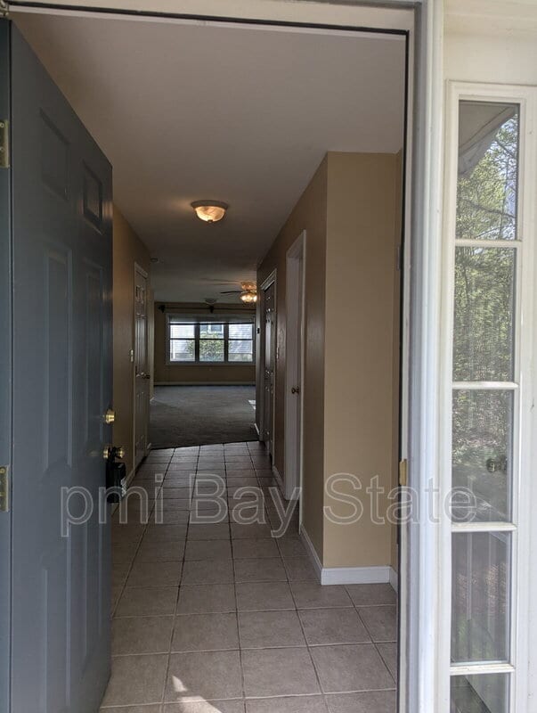 Building Photo - 116 Weatherstone Dr