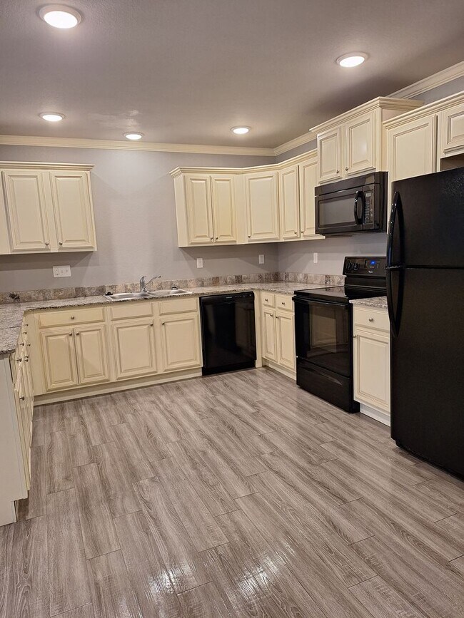 Foto del edificio - 3 bedroom Duplex