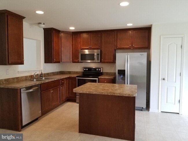 Building Photo - 171 Natural Way