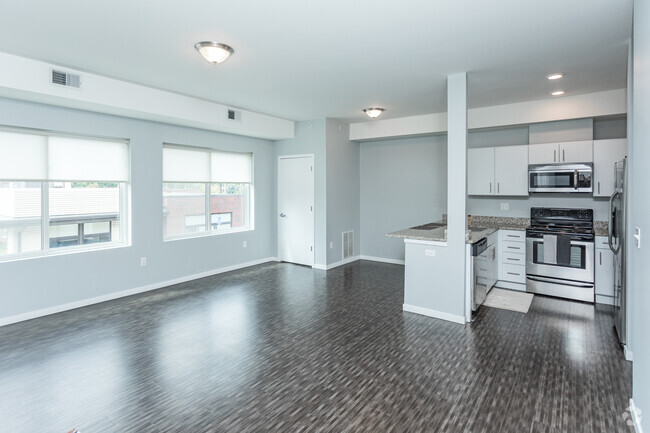 2BR, 1BA - 1,004 SF - 42 West Apartments