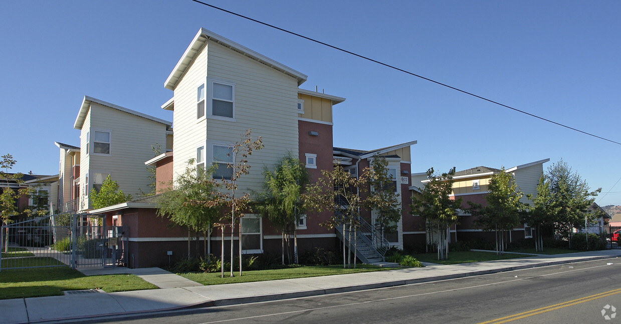 Edificio - Chesley Mutual Housing