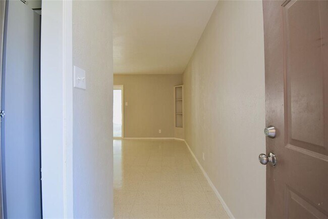 Foto del edificio - 5936 Cherry Loop