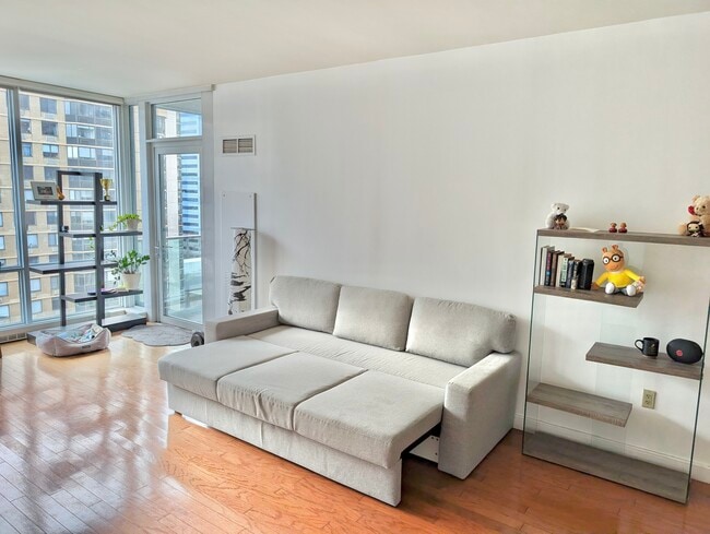 Living Room - 20 Newport Pky