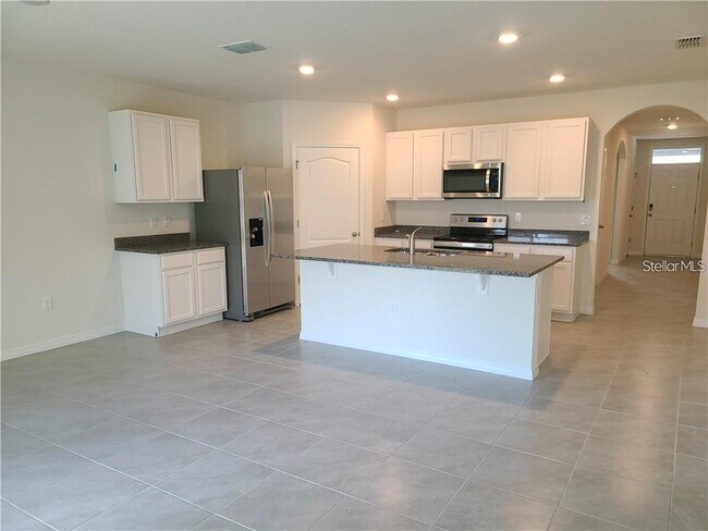 Building Photo - 5374 Douglas Fir Dr