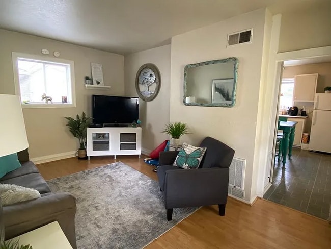 Building Photo - Live Close to Everything — Lakeway Home Near WWU, Downtown & I-5