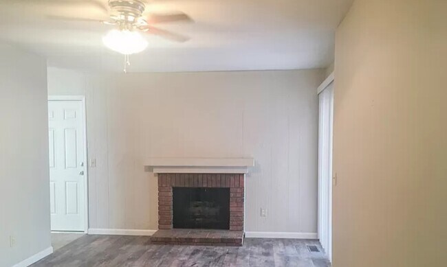 Foto del edificio - 9 Lakemont Dr