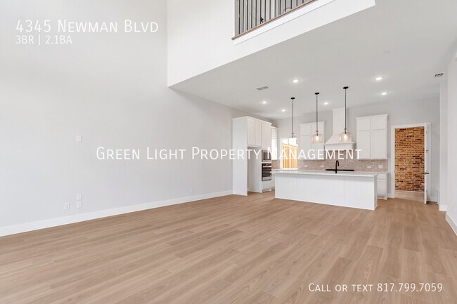 Foto del edificio - 4345 Newman Blvd