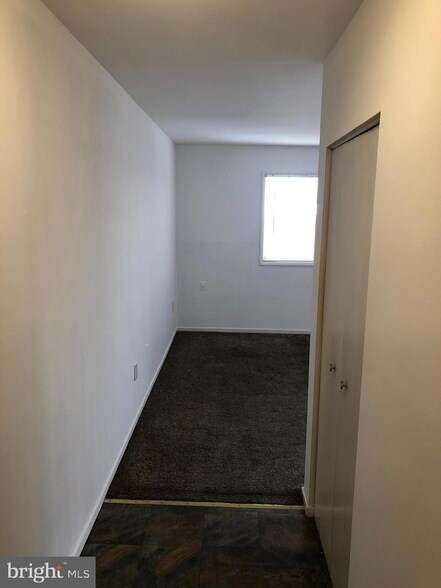 Foto del edificio - 4423 Romlon St