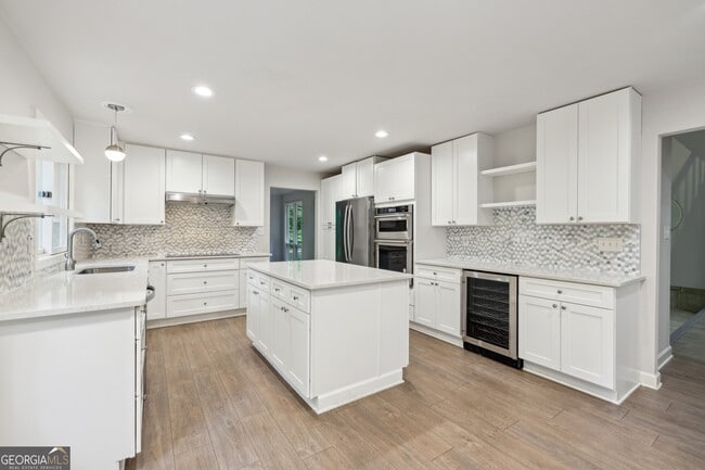 Building Photo - 110 Westchester Way