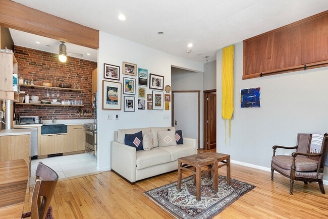 Building Photo - 608 Tremont St