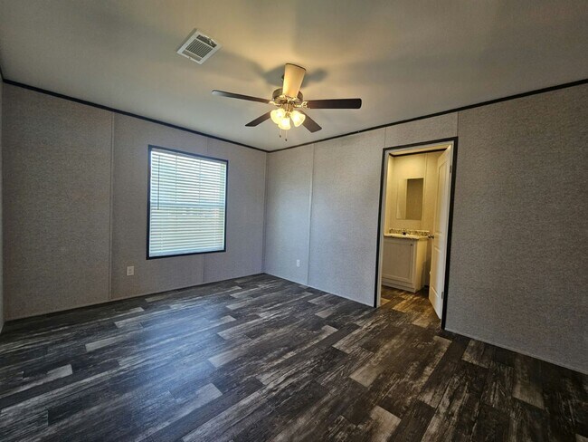 Building Photo - 1046 Myakka Dr
