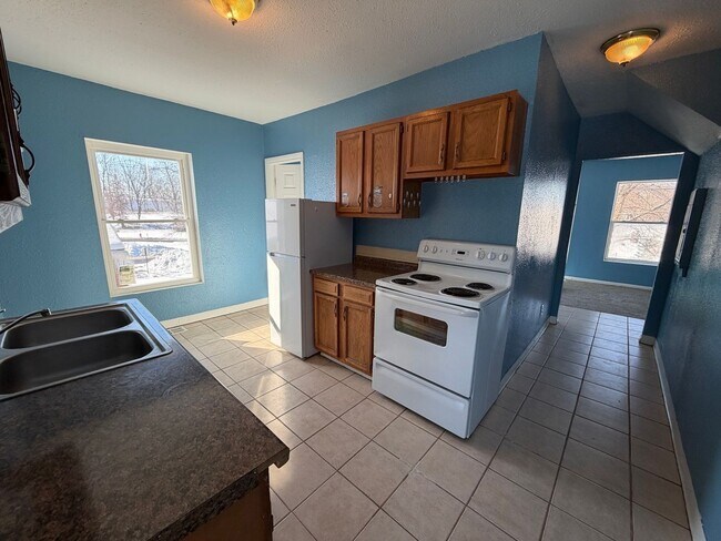 Foto del edificio - *145 Harris St Lodi OH 44254 MFH2 .T1