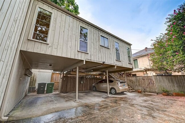 Building Photo - 2137 Branard St