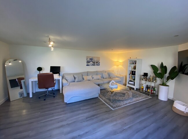 Foto del edificio - 2910 Neilson Way