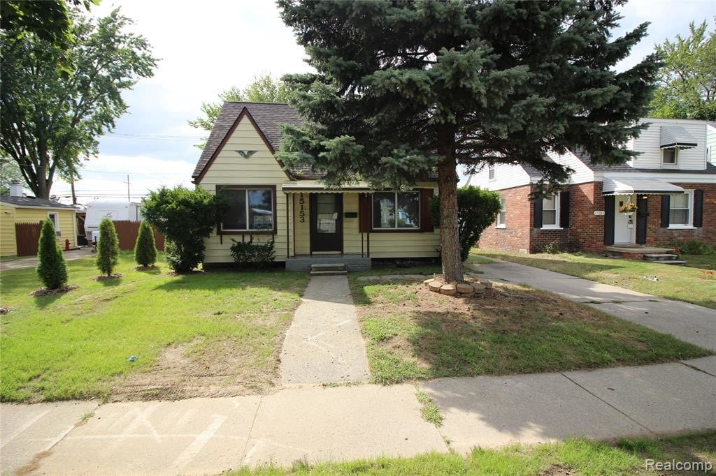 15153 Cavour, Livonia, MI 48154 House Rental in Livonia, MI