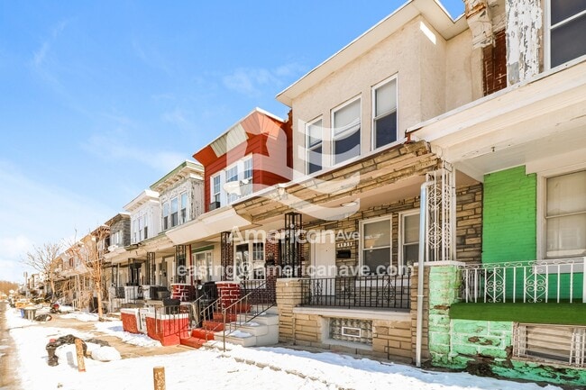 Building Photo - 4935 N Franklin St