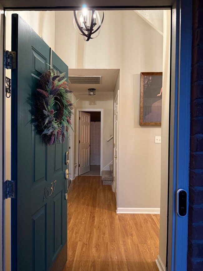 Foto del edificio - 1637 20th Avenue Ct NE