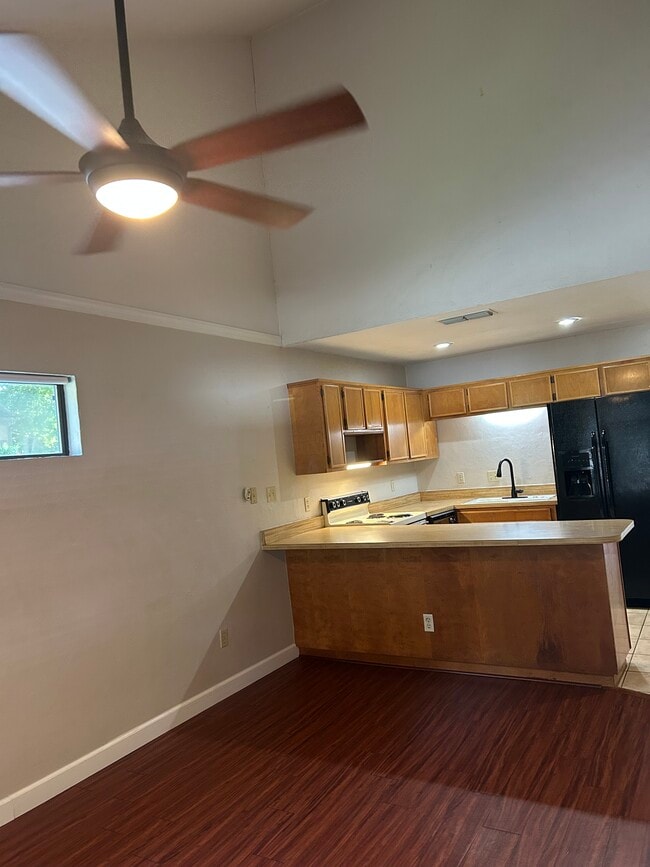 Building Photo - 1129 Ocala Rd