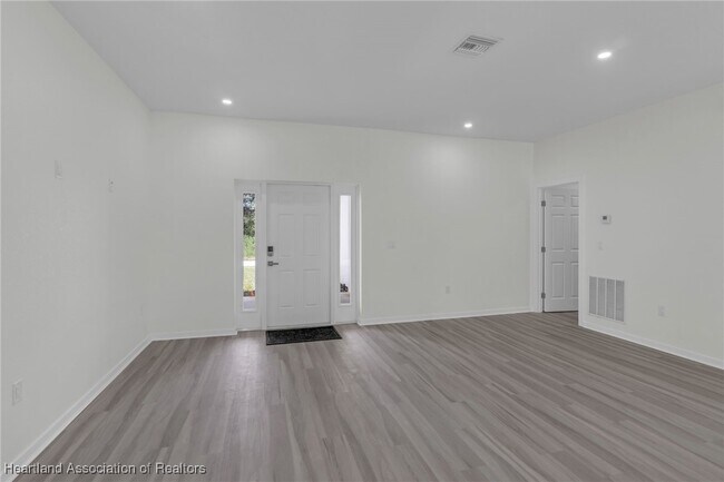 Building Photo - 7539 Bernal Dr
