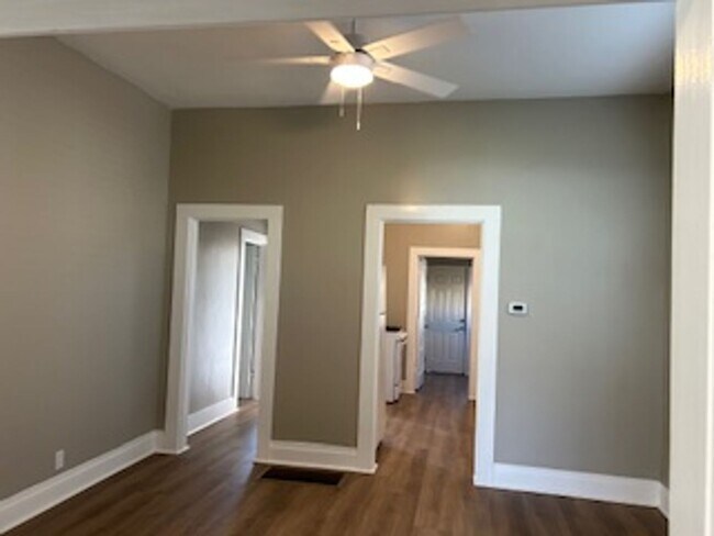 Foto del edificio - First Offering