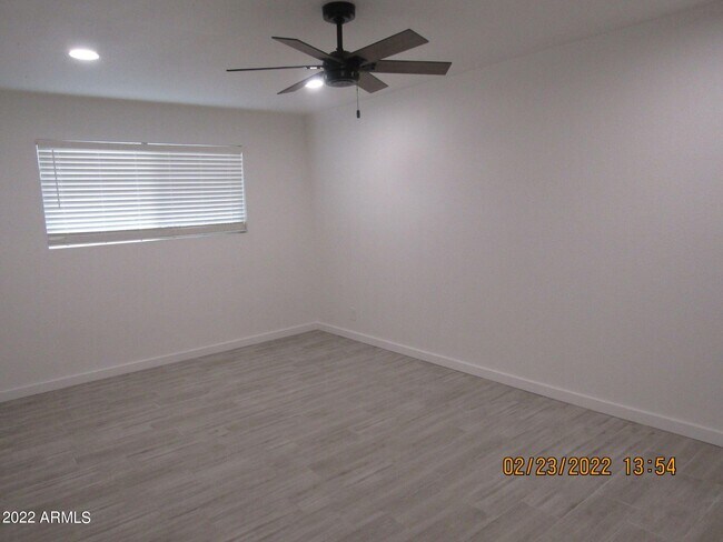 Foto del edificio - 4912 E Holly St
