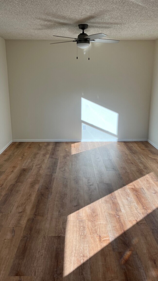 Front room - 10489 Owens Cir