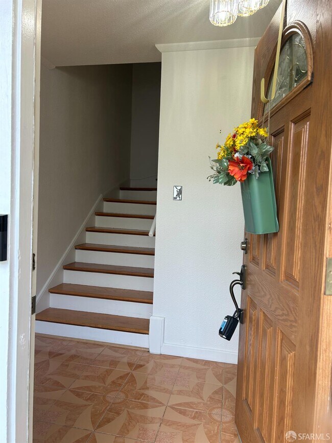 Foto del edificio - 255 Molimo Dr