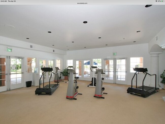 Building Photo - Great upper level 2/2 Condo @ The Summit i...