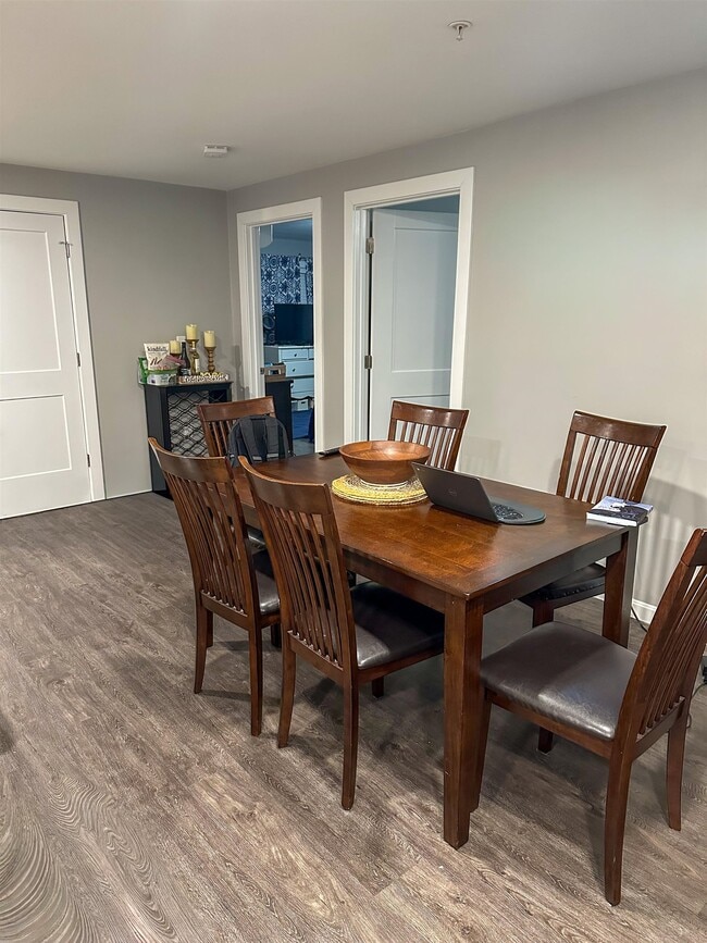 Building Photo - 9 Monarch Wy