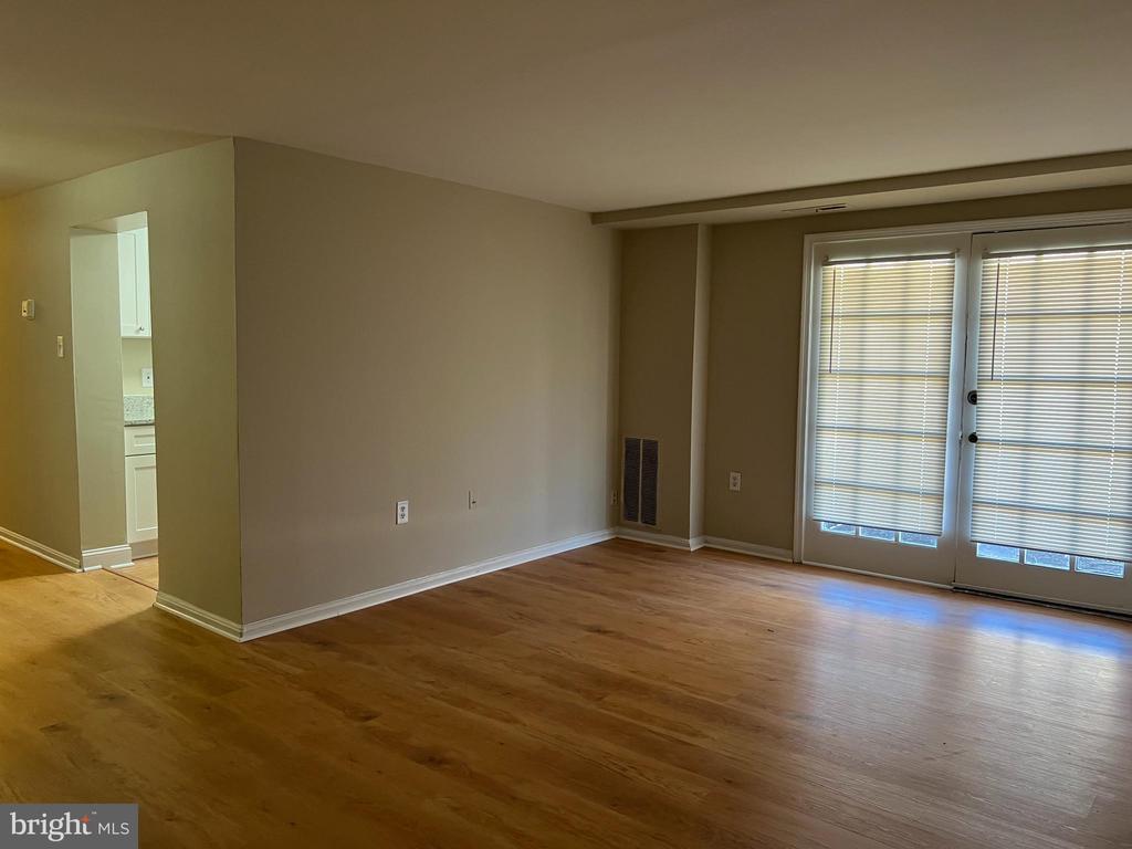 5915 Mayflower Ct Unit T2, Alexandria, VA 22312 Room for Rent in